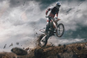 花样滑冰融合灯光与舞美提升视觉体验，花样滑冰混合项目