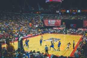 世界杯预选赛中国青年队战平 战术尝试值得肯定，世界杯预选赛中国队出现