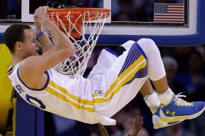 球队核心伤缺，替补球员能否挺身而出？，球员替补是指允许一名球员退场