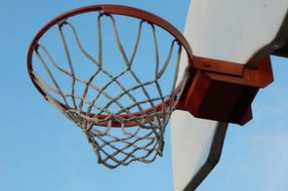 校园篮球普及为何与体制脱节严重，国家对于校园篮球的政策