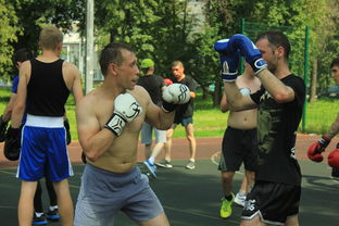 开云电竞-英超球队赛季中期体能负荷动态调整策略，英超球员身体素质