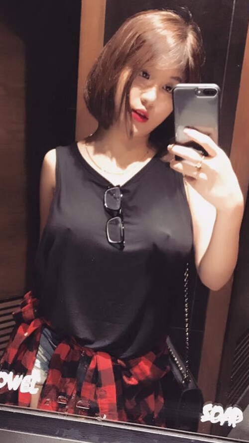 中国队精准换泳成夺冠重要一环，中国队专用泳裤